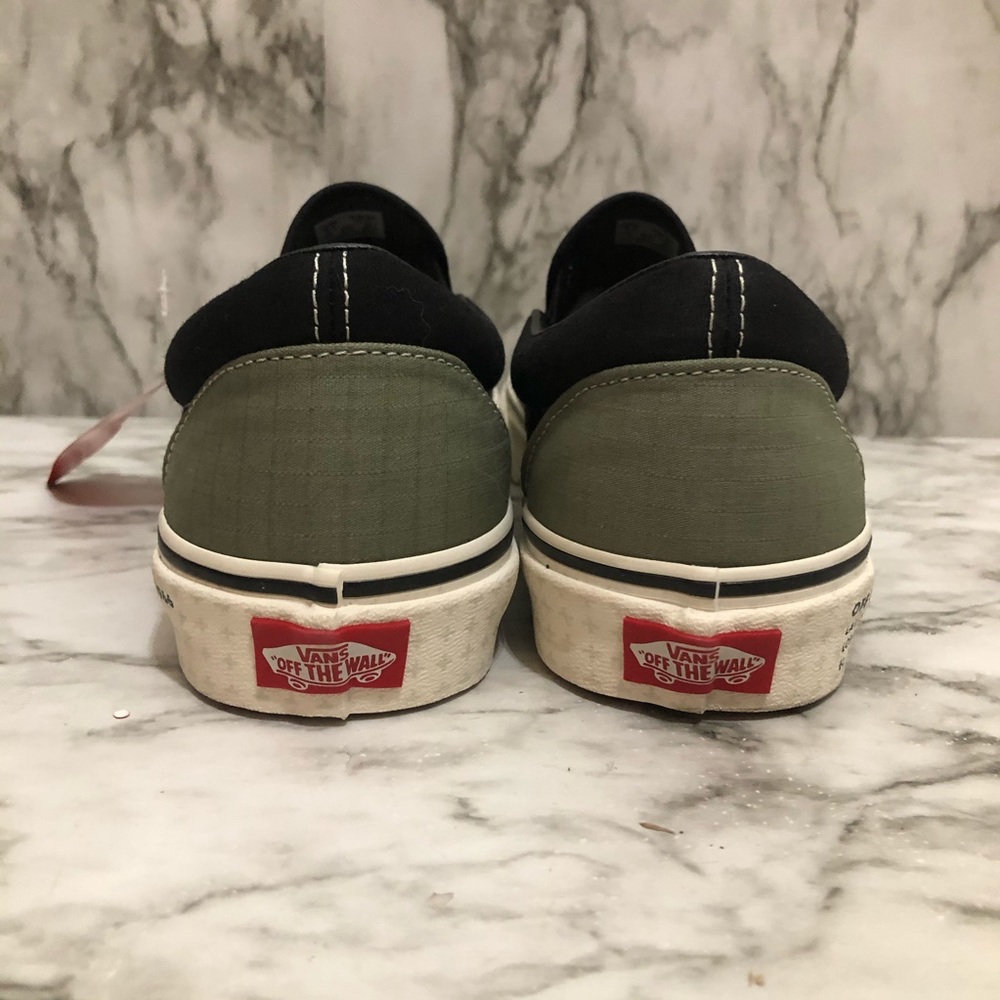 VANS New w/tag Slip On Sneakers - Picture 4 of 8